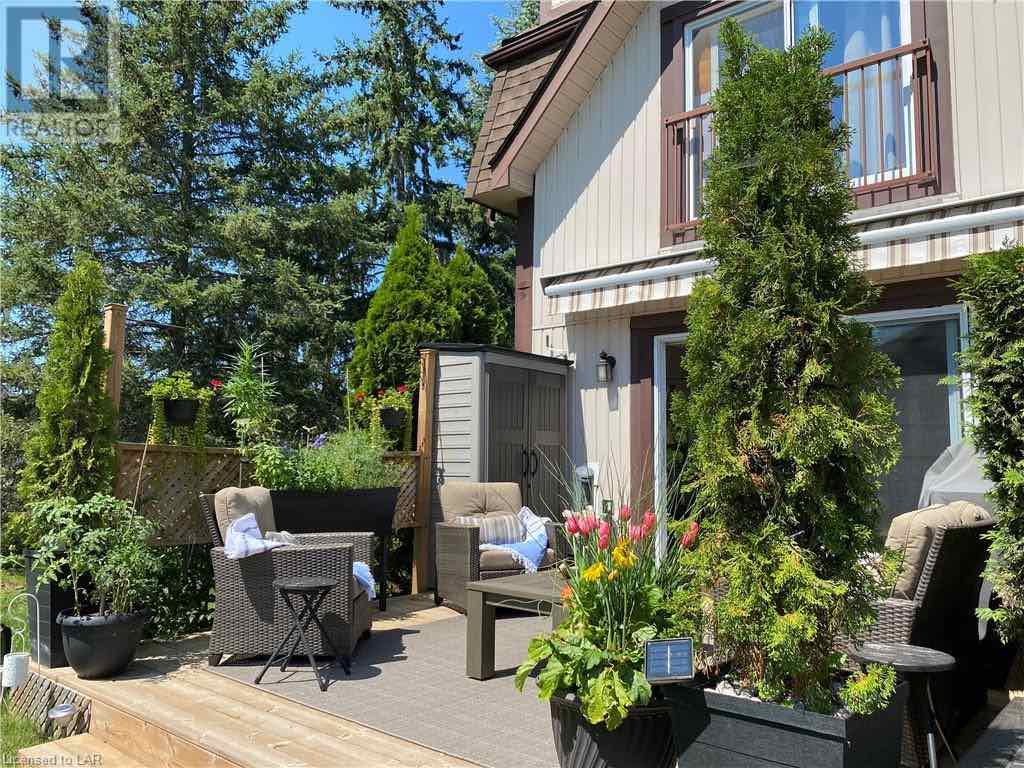 Lagoon City Townhome showing deck and plants