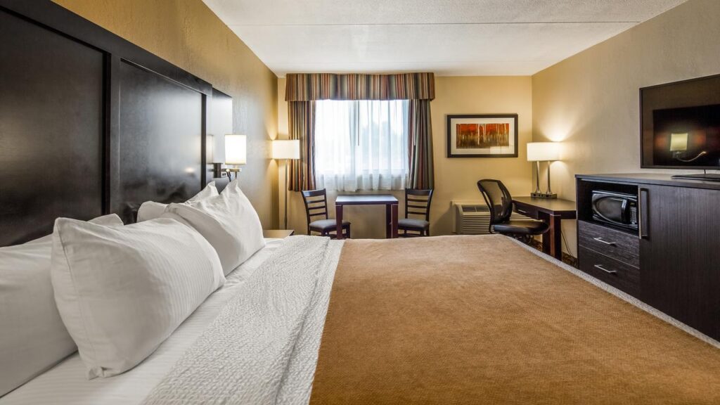 Quality rooms and comfortable beds are the norm at Best Western Plus Mariposa Inn